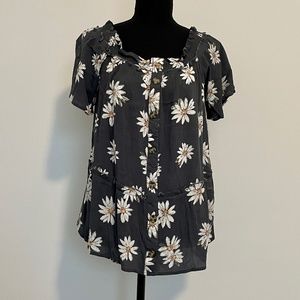 Maurices Top, L, EUC, Gray with floral print